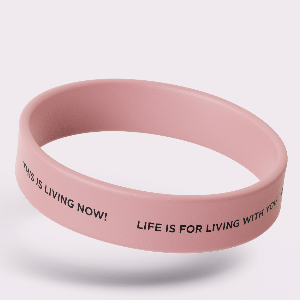 Armband this is living now