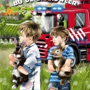 Mees en tijn bij de brandweer
