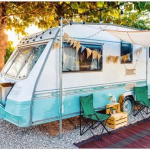 Blanco kaart met caravan erop