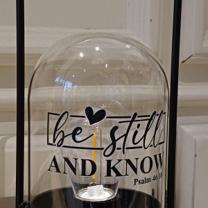 Tafellamp Be still and know zwart