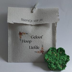 Bloemetje voor jou Geloof hoop en liefde