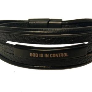 Zwarte leren armband, God is in control