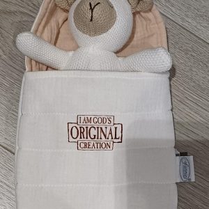 Knuffel schaapje in slaapzak I'm Gods original creation